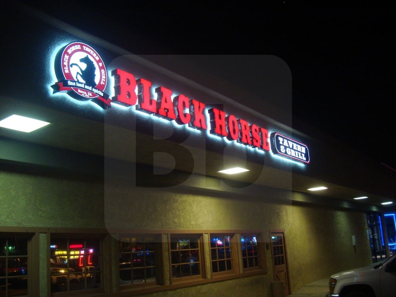 Black-Horse-Tavern-&-Grill-Noroco,-CA.jpg